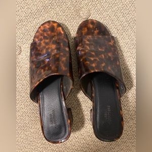 Urban Outfitters Tortoise Shell Pattern Heeled Mules